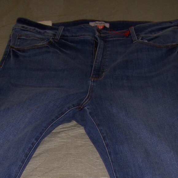 Arula Plus Size Jeans - Picture 4 of 4